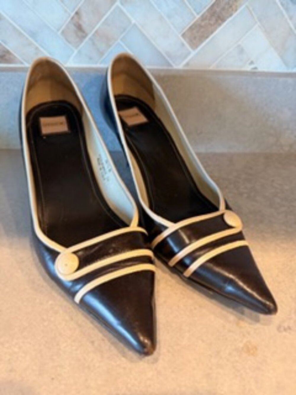 VINTAGE Coach Kennedi Pointed Toe Pumps Brown Cream Contrast
